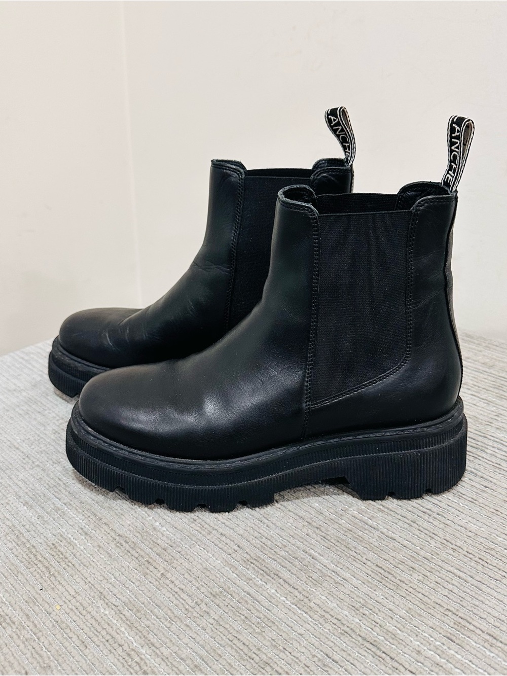 Voile Blanche Black Leather Chelsea Boots Lug Sole Women's Size 38 US 7.5-8